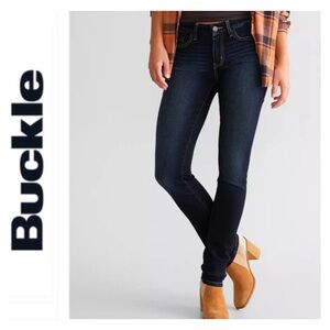 Buckle BKE Payton Skinny Jeans Women's Size 34 x 33 Long Stretch Dark Wash